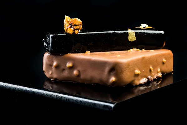 ¿Cómo hacer un pastel de chocolate sin harina con almendras molidas?